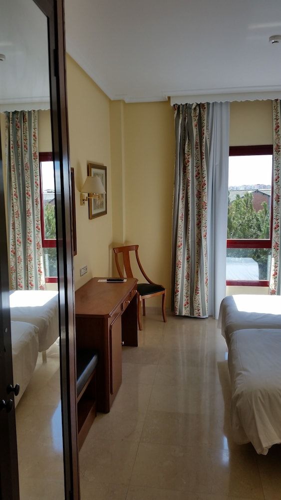 Hotel Humanes Standard Double or Twin Room 8