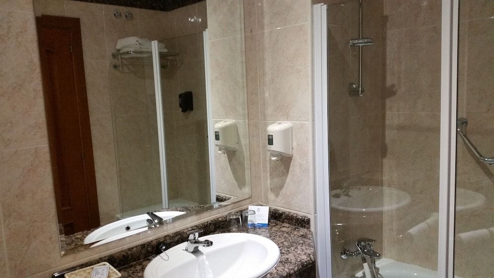 Hotel Humanes Standard Double or Twin Room 4