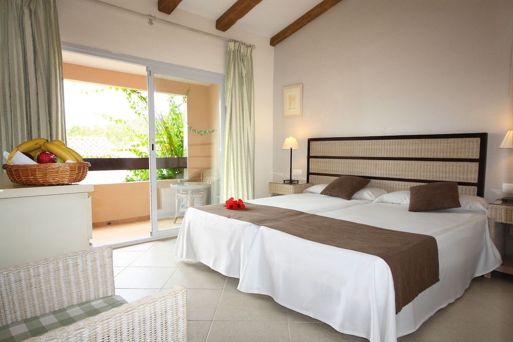 Double Room, Balcony (2 adults + 1 child)