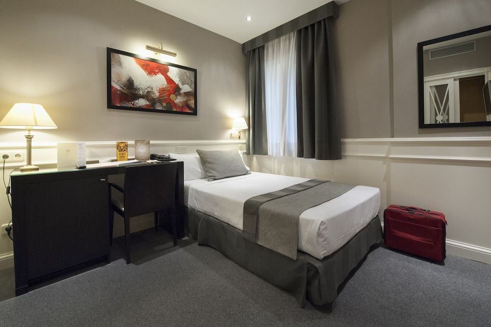 undefined Hotel Emperador 8