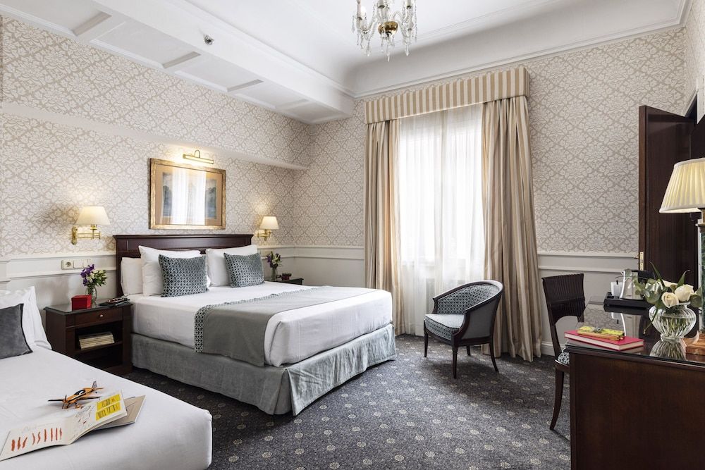 undefined Hotel Emperador 10