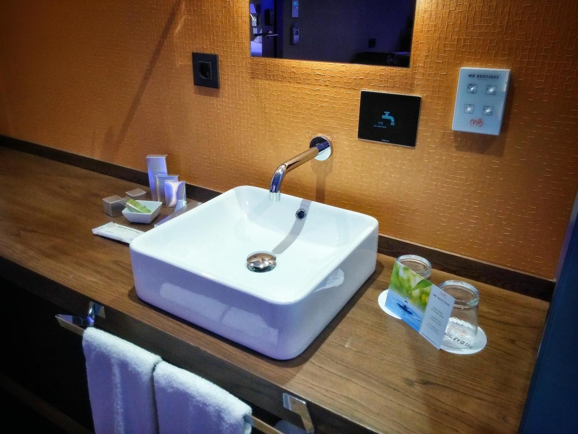 Superior Room with Hot Tub