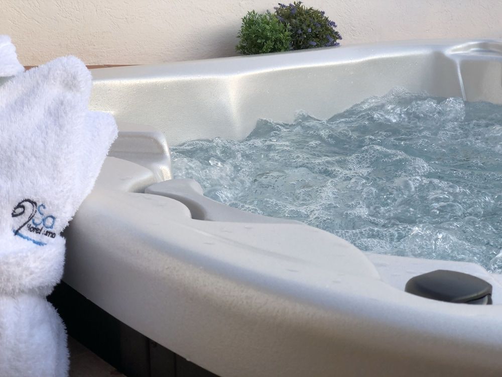 Hotel Sa Voga Romantic Suite, Hot Tub 3