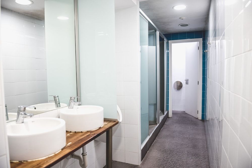 Rocket Hostels Gràcia Shared Dormitory, Private Bathroom (6 pax) 6