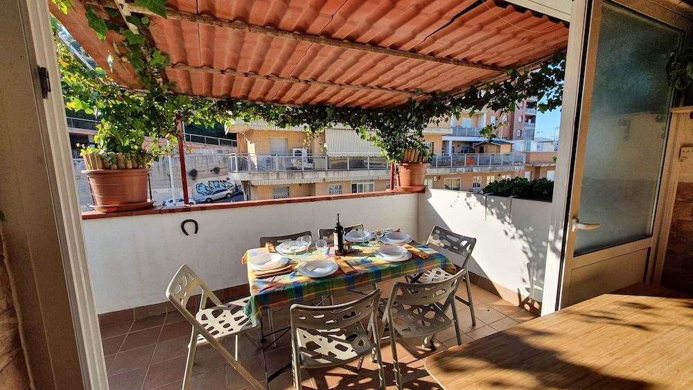 undefined Atico con terraza y Barbacoa, junto linea Metro de BCN 4