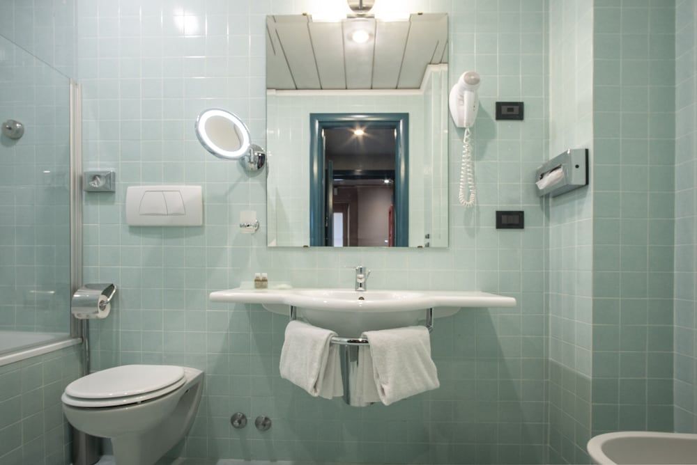 Hotel Milani Camera matrimoniale small 5