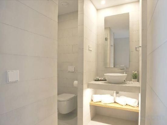 Double or Twin Room with Sea View