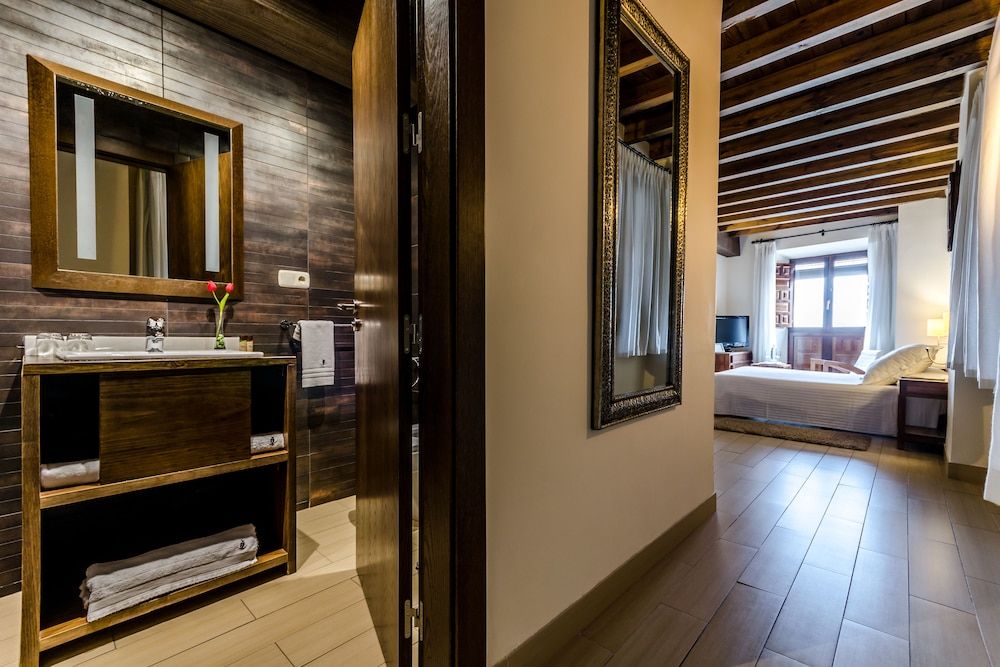 Hotel YIT Abentofail Superior Double Room 12