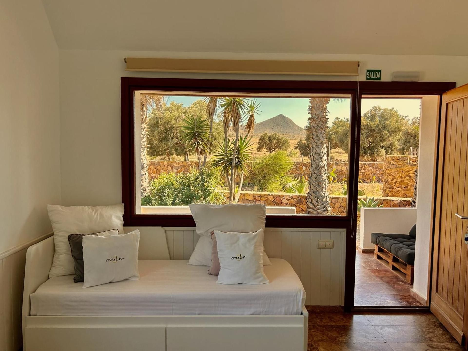 Oro y Luz Superior Suite 9