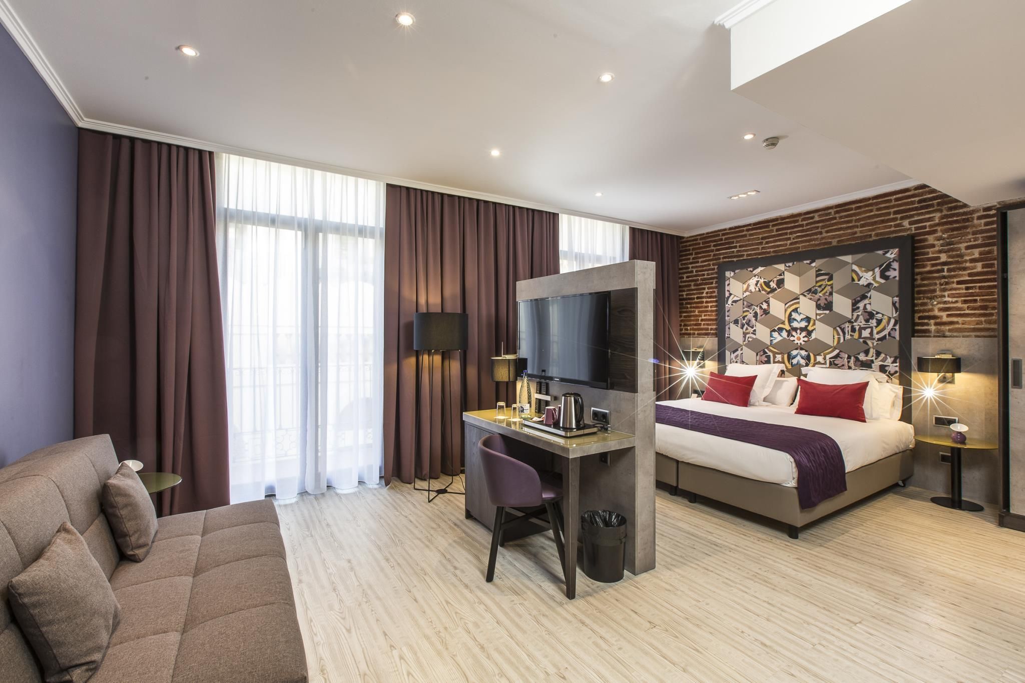 Deluxe Family Room