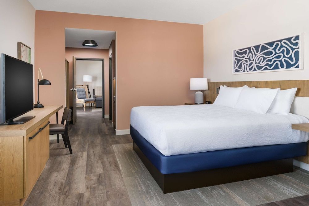 Suite, 1 Bedroom, Accessible (Roll-In Shower)