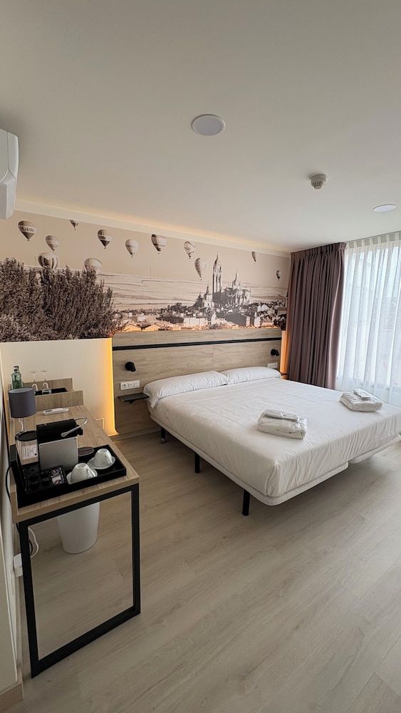 Hotel ELE Acueducto Premium Double Room, 1 Queen Bed 3
