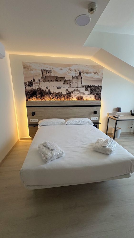 Hotel ELE Acueducto Premium Double Room, 1 Queen Bed 2