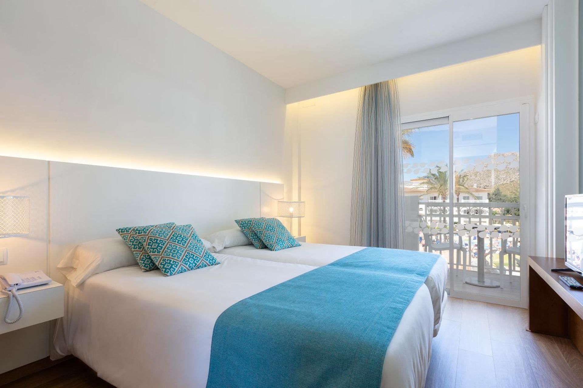 Suite with Pool View (2 Adults + 1 Child)