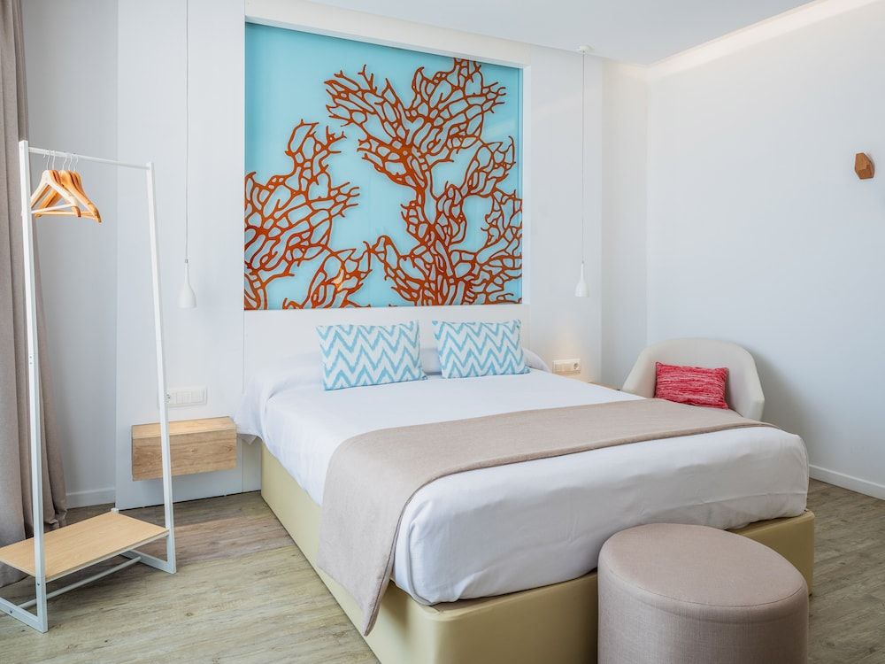 Single Room, Balcony