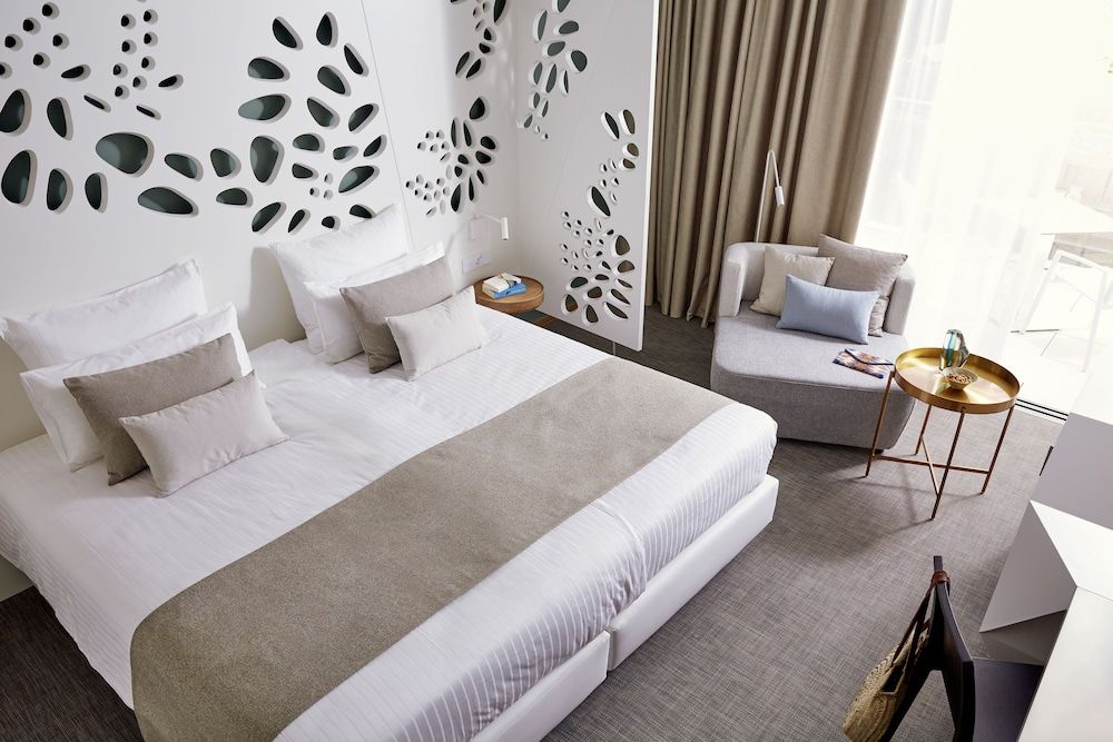 Superior Double Room Single Use, Partial Sea View (Torre)