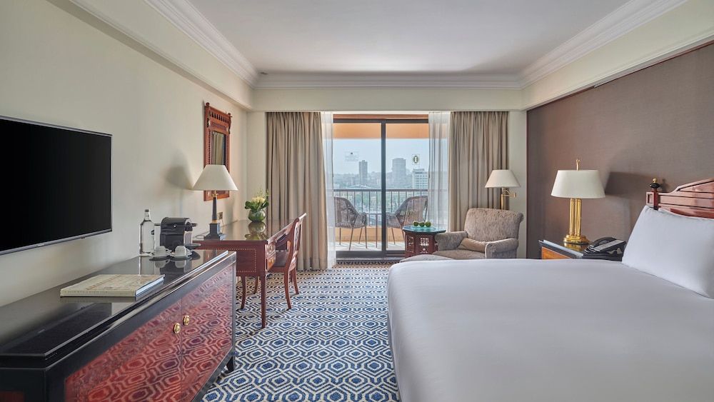 Classic Room, 1 King Bed, City View (High Floor)