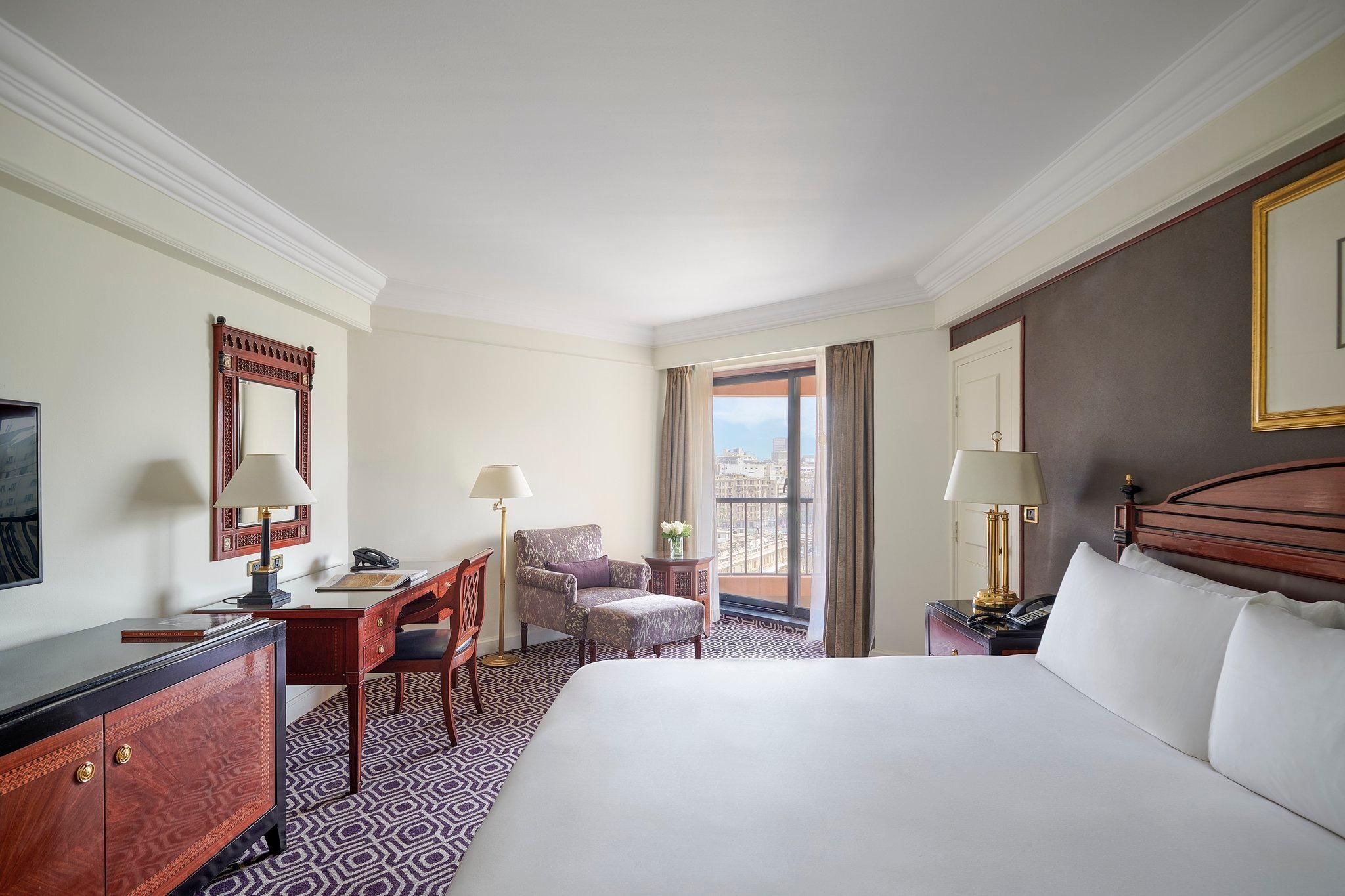 1 King Bed Classic Historic City View