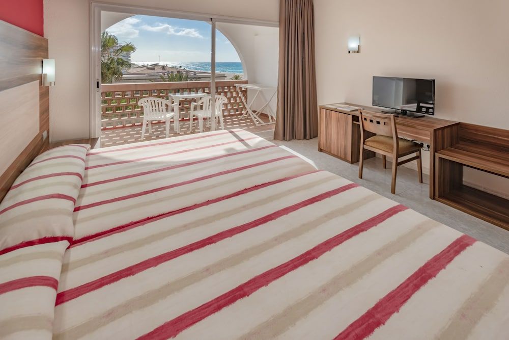 Quadruple Room, Balcony, Partial Sea View (3 adultos y 1 niño)