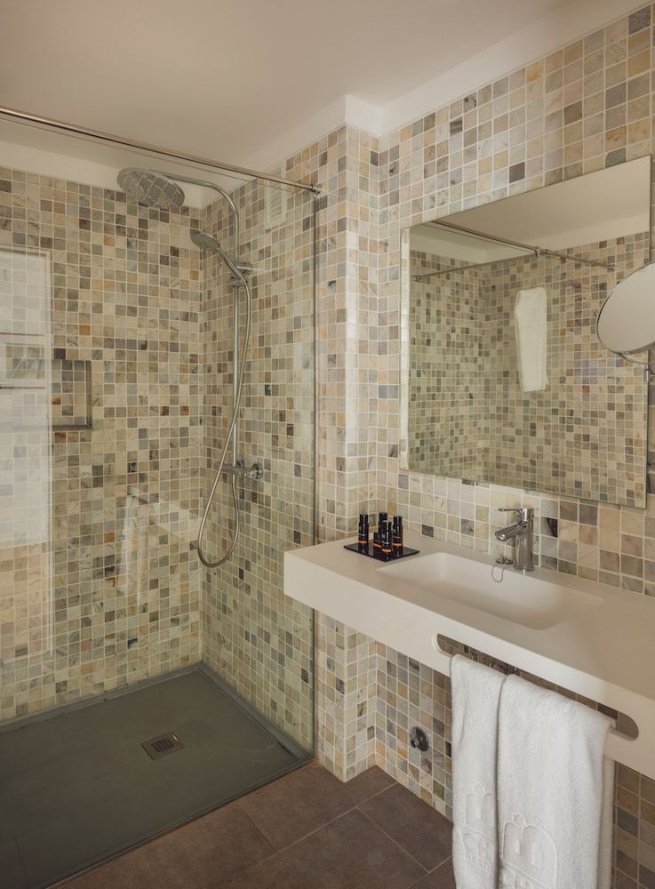 Flamingo Beach Mate Double Room (2 Adults) 4