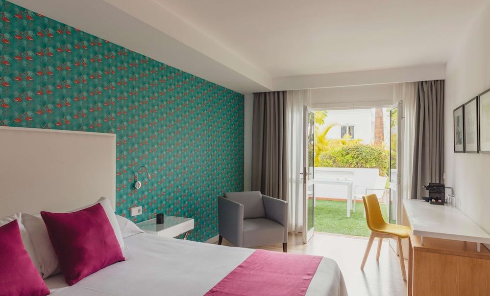 Flamingo Beach Mate Double Room (2 Adults)