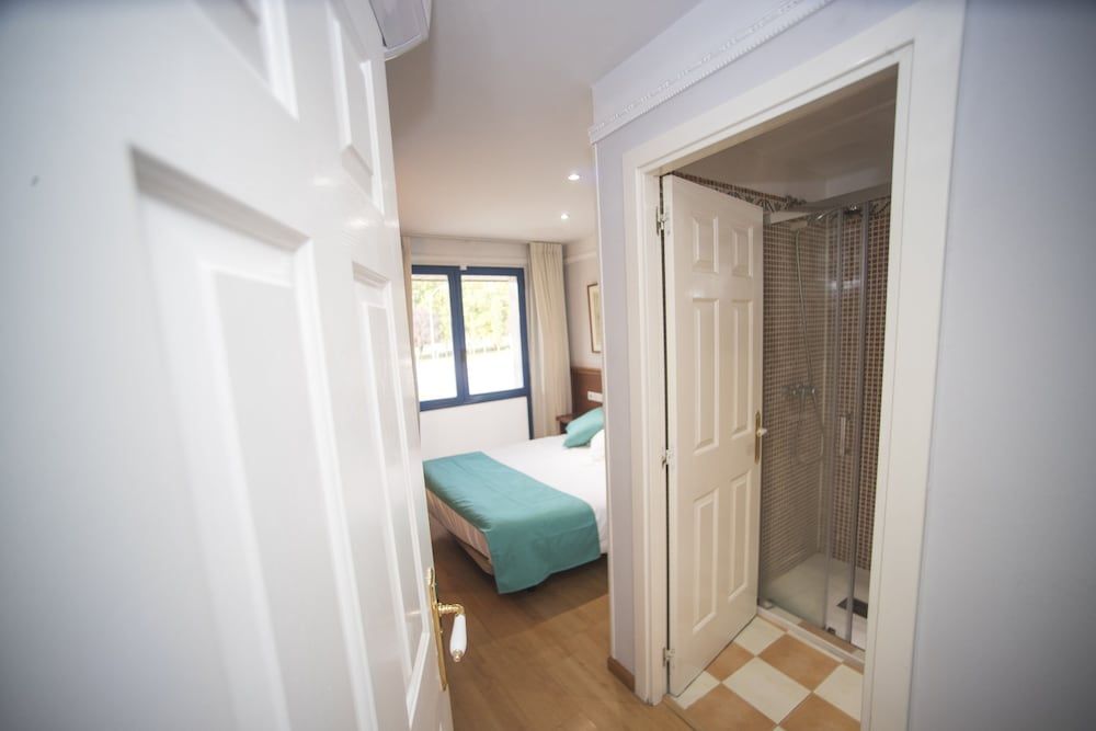 Hotel Alba Double Room Single Use 5