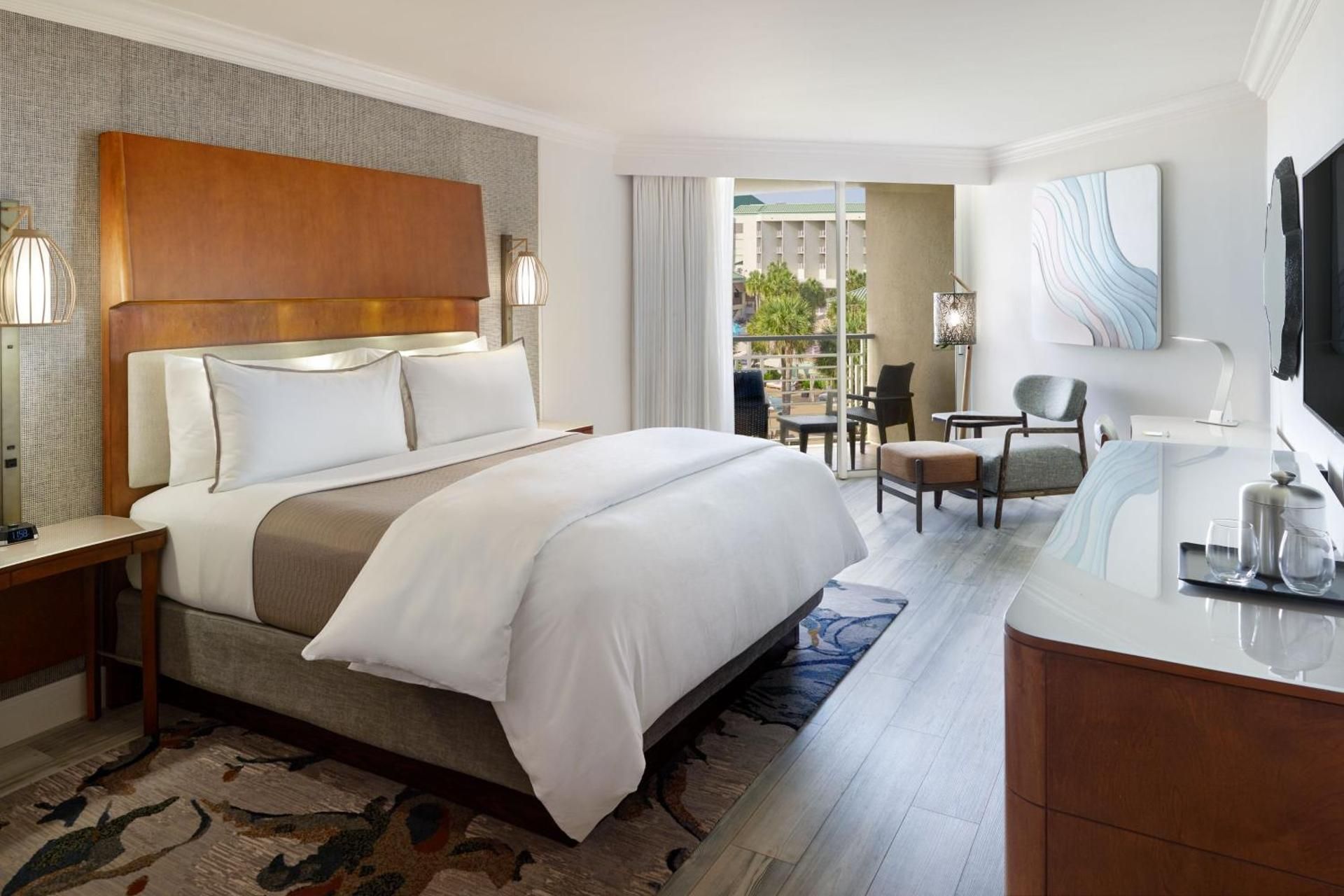 King Room with Resort View and Balcony - Mobility/Hearing Accessible with Tub