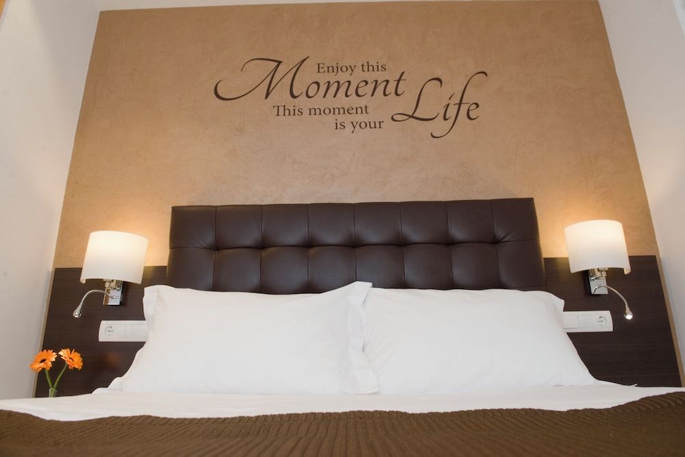 Apartment (2 Bedrooms)