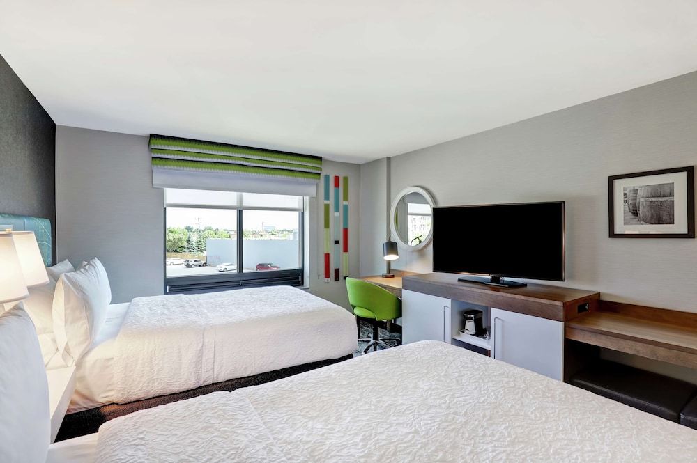 Signature Room, 2 Queen Beds, Refrigerator