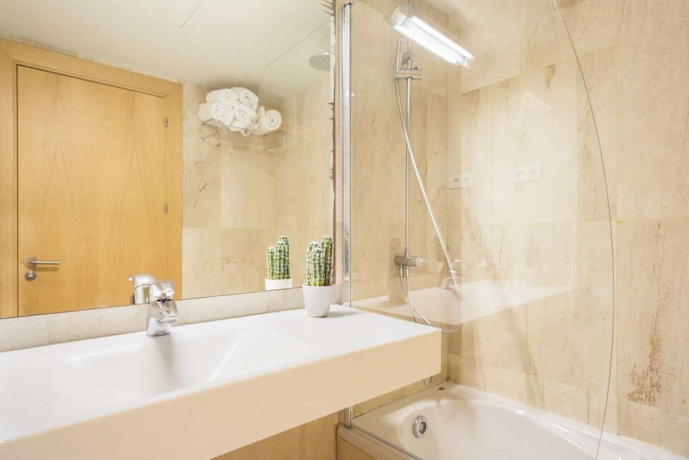 My Space Barcelona Executive Apartments Center Apartment, 2 Bedrooms, Balcony (Prats de Molló, 14) 17