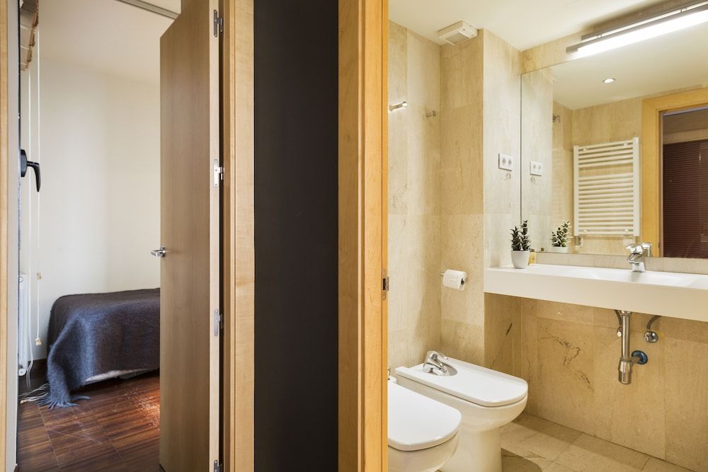 My Space Barcelona Executive Apartments Center Apartment, 2 Bedrooms, Balcony (Prats de Molló, 14) 16