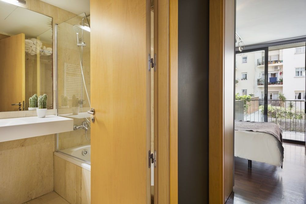 My Space Barcelona Executive Apartments Center Apartment, 2 Bedrooms, Balcony (Prats de Molló, 14) 15