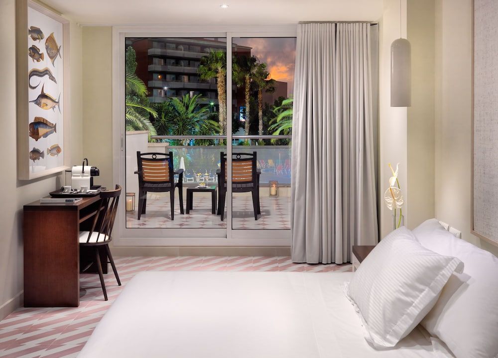 Deluxe Room (3 adults)