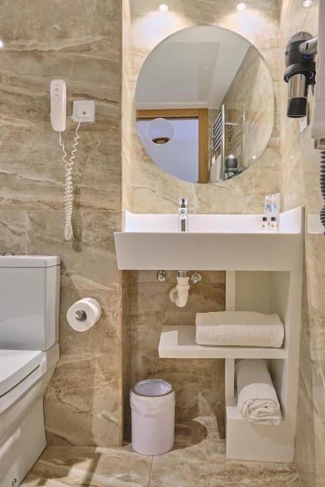 Hotel Praza Quintana Double or Twin Room 12