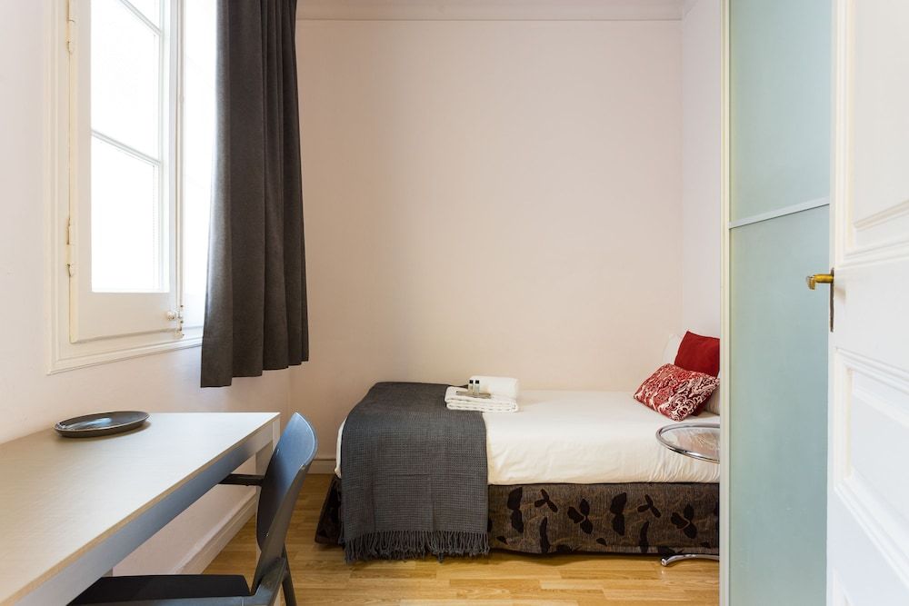 Quartprimera Apartments Apartment, 3 Bedrooms, Balcony 5