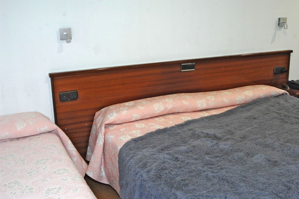 Hotel Santa Cruz Triple Room 5