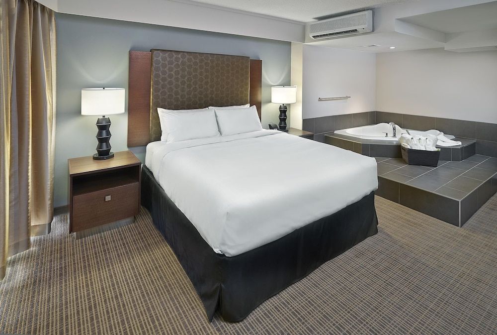 Suite, 1 King Bed, Non Smoking