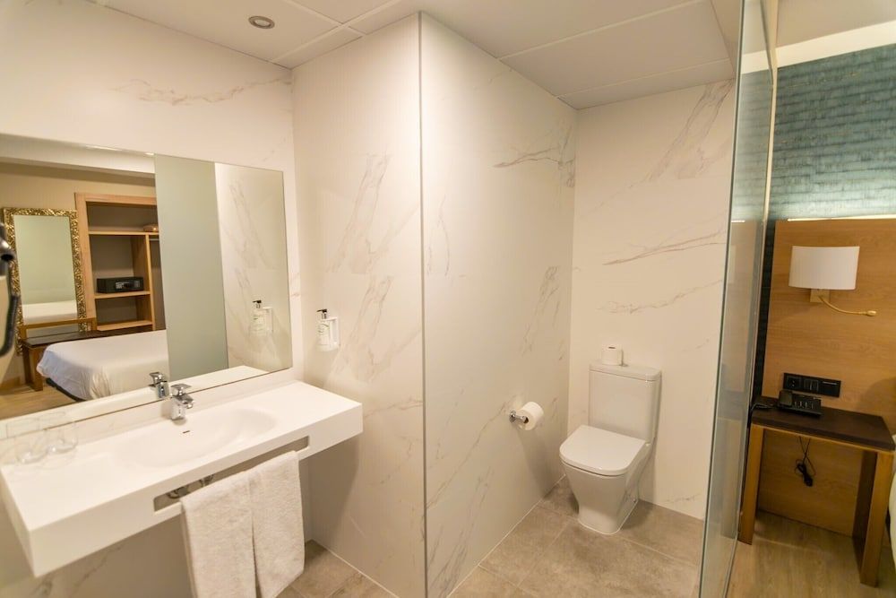 Economy Double Room Single Use (Single Use)