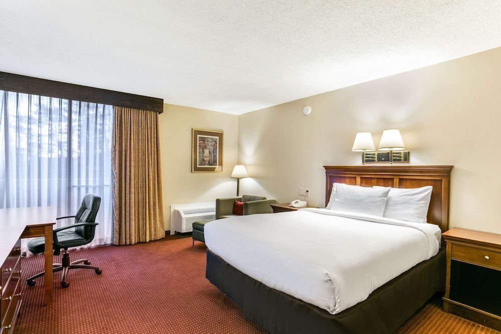 Standard Room, 1 Queen Bed, Non Smoking