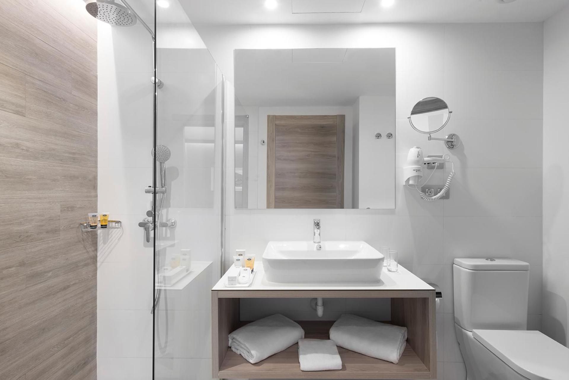 Junior Suite (2 Adults)