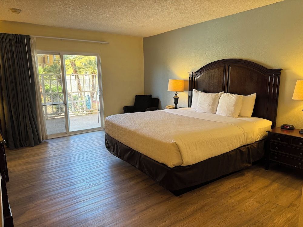 Single Room, Pool Access