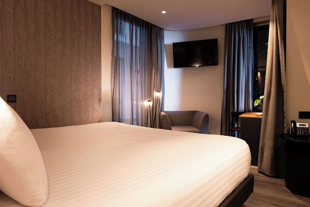 Silken Saaj Maar- Adults Only Standard Room 4