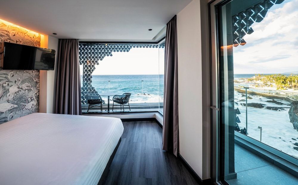 Silken Saaj Maar- Adults Only Club Room 7