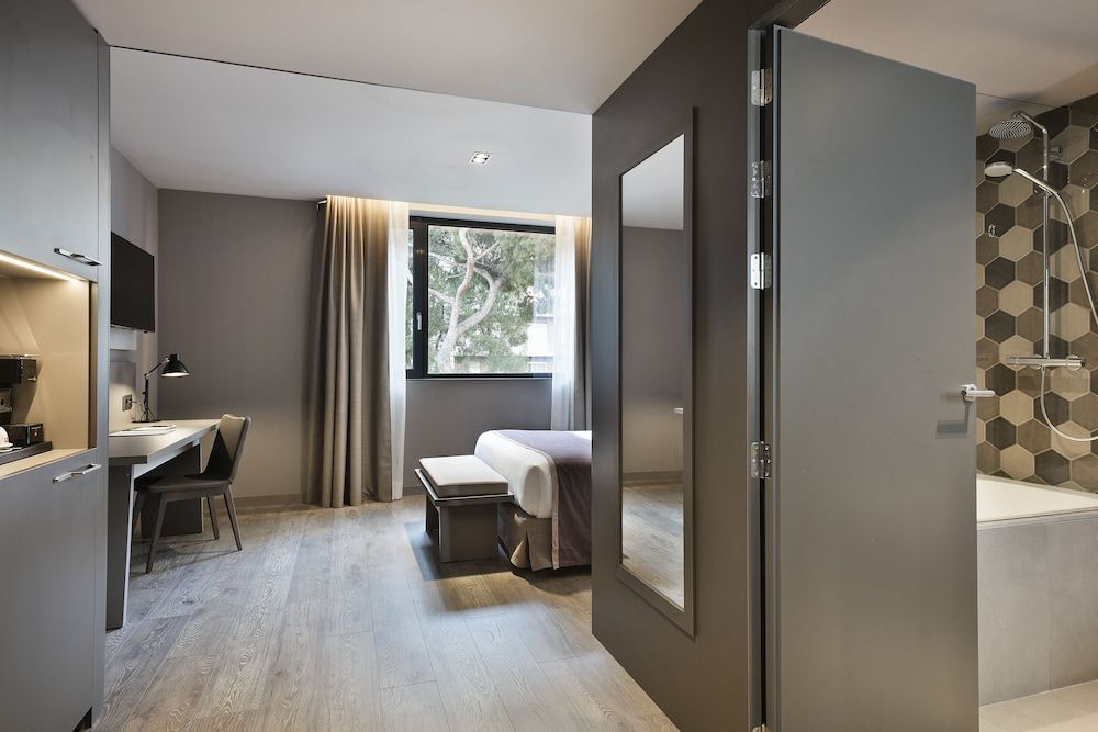 Hotel Upper Diagonal Superior Double Room 14