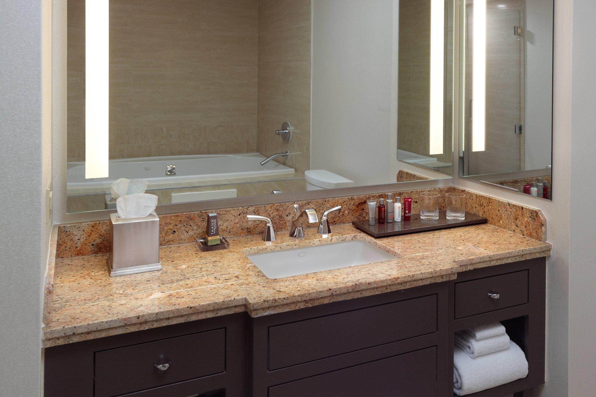 Marquis Suite, Concierge level, 1 Bedroom Suite, 1 King, Skyline view