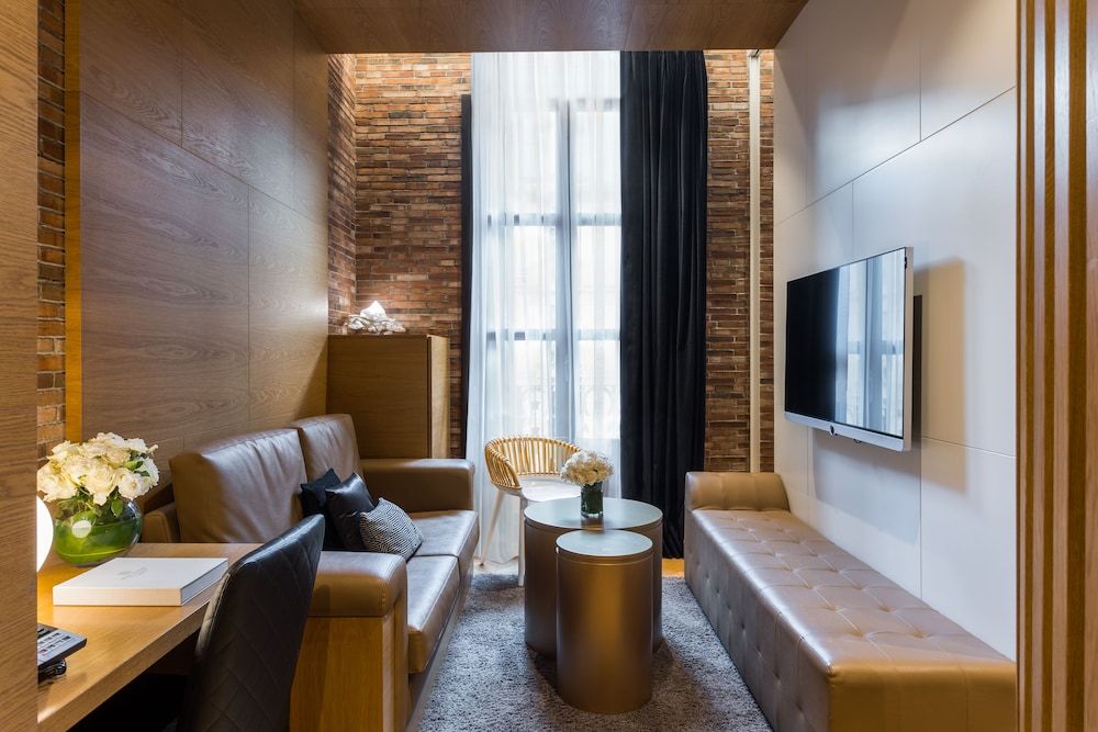 Monument Hotel Junior Suite Patio 7