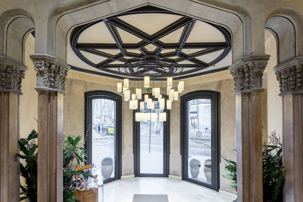 Monument Hotel