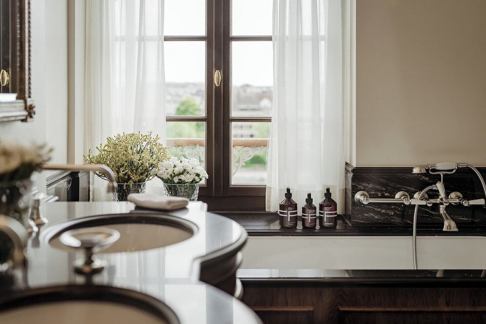River Junior Suite