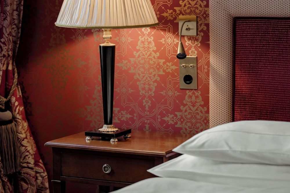 Grand Hotel Les Trois Rois Room (City King Room) 4