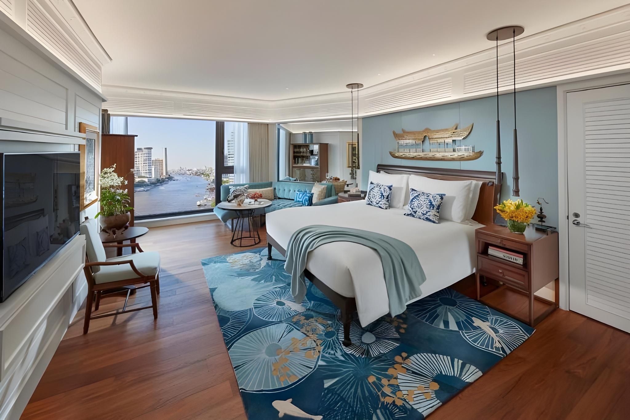 Deluxe Balcony Room King